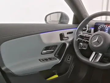 MERCEDES BENZ CLA200 AMG+PANO+LEASING