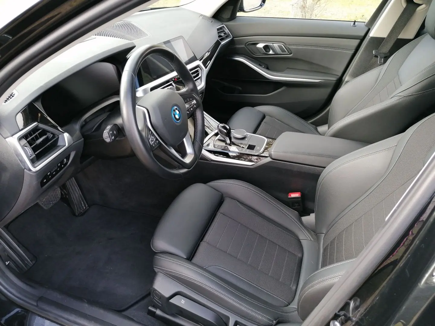 BMW 330e Limousine Sport Line LASER HuD LEASING