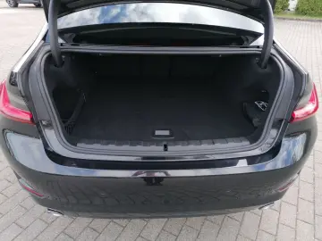 BMW 330e Limousine Sport Line LASER HuD LEASING