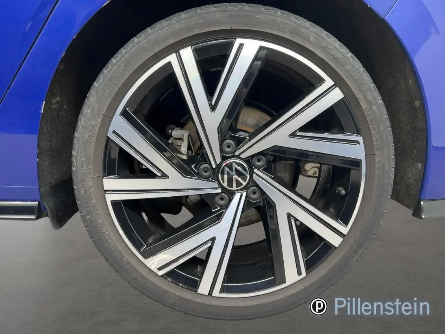 VOLKSWAGEN Golf TSI DSG R-LINE/BLACK STYLE+MATRIX/LEASING