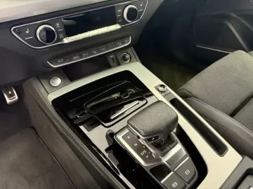 AUDI Q5 40 S line Edition One TDI quattro LEASING