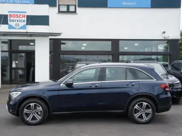 MERCEDES BENZ GLC 300d 4M Exclusive*ACC*AIR*PANO*BUR