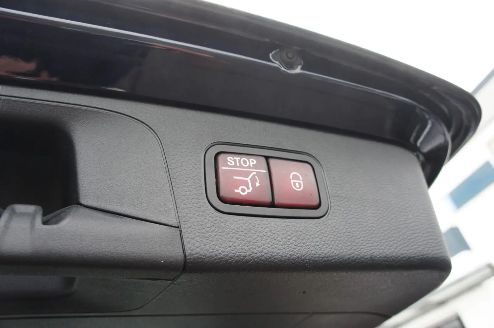 MERCEDES BENZ GLC 300d 4M Exclusive*ACC*AIR*PANO*BUR