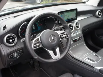 MERCEDES BENZ GLC 300d 4M Exclusive*ACC*AIR*PANO*BUR