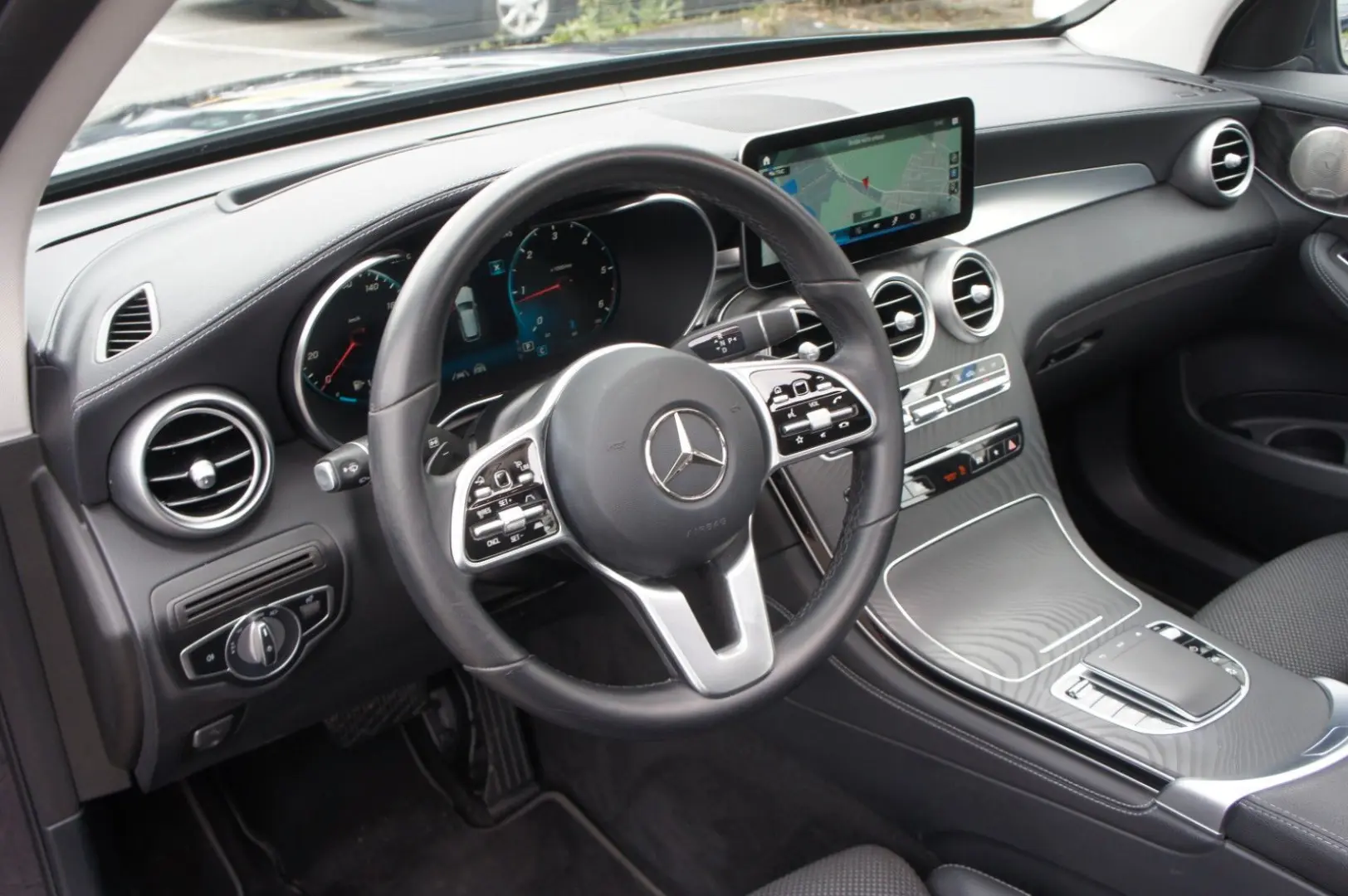 MERCEDES BENZ GLC 300d 4M Exclusive*ACC*AIR*PANO*BUR