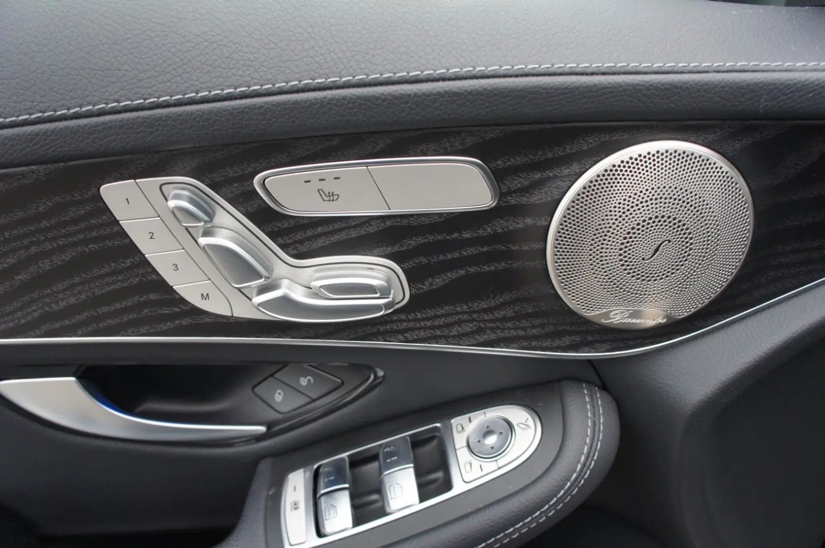 MERCEDES BENZ GLC 300d 4M Exclusive*ACC*AIR*PANO*BUR