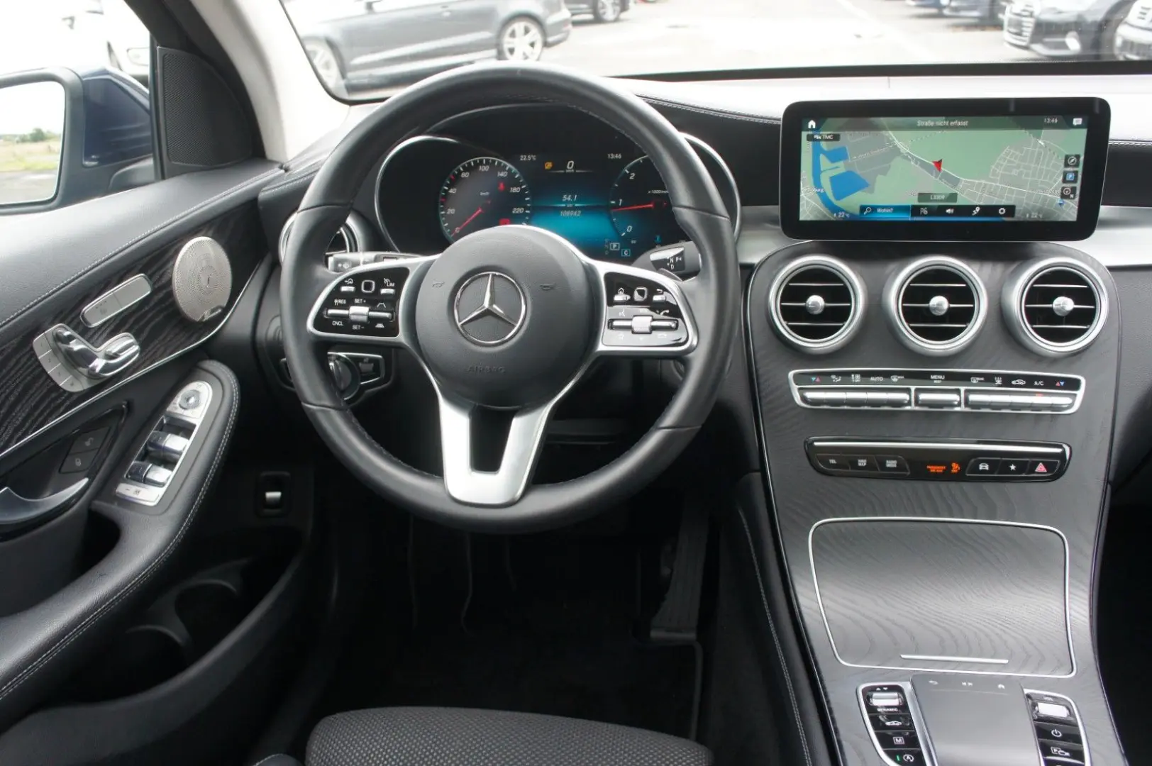 MERCEDES BENZ GLC 300d 4M Exclusive*ACC*AIR*PANO*BUR