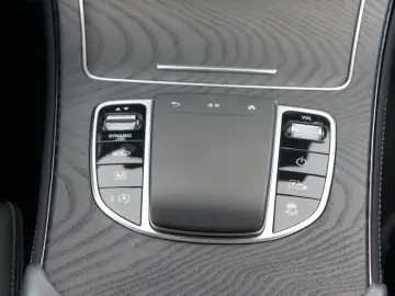 MERCEDES BENZ GLC 300d 4M Exclusive*ACC*AIR*PANO*BUR