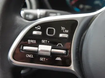 MERCEDES BENZ GLC 300d 4M Exclusive*ACC*AIR*PANO*BUR
