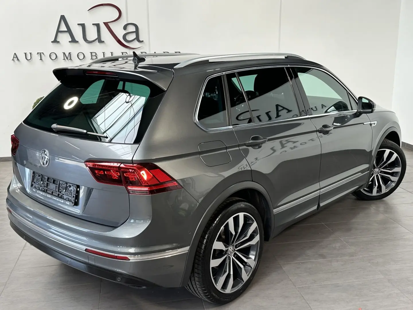 VOLKSWAGEN Tiguan 1.5 TSI DSG R-Line +HUD+ACC+LEASING