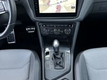VOLKSWAGEN Tiguan 1.5 TSI DSG R-Line +HUD+ACC+LEASING