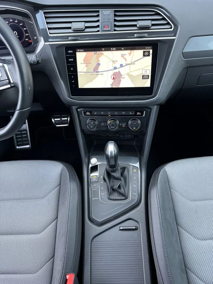 VOLKSWAGEN Tiguan 1.5 TSI DSG R-Line +HUD+ACC+LEASING