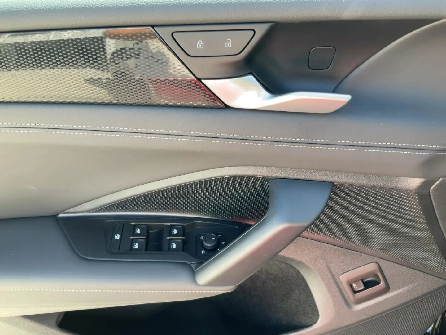 VOLKSWAGEN Tiguan 1.5 eTSI DSG LIFE ACC+LEASING