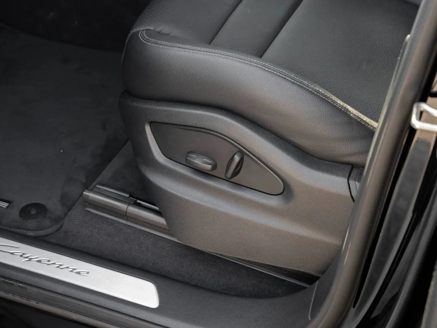 Cayenne Panorama Dachsystem 21 Zoll 90l Tank