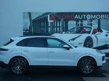 Cayenne E-Hybrid Luft Pano AHK BOSE HeadUp Soft