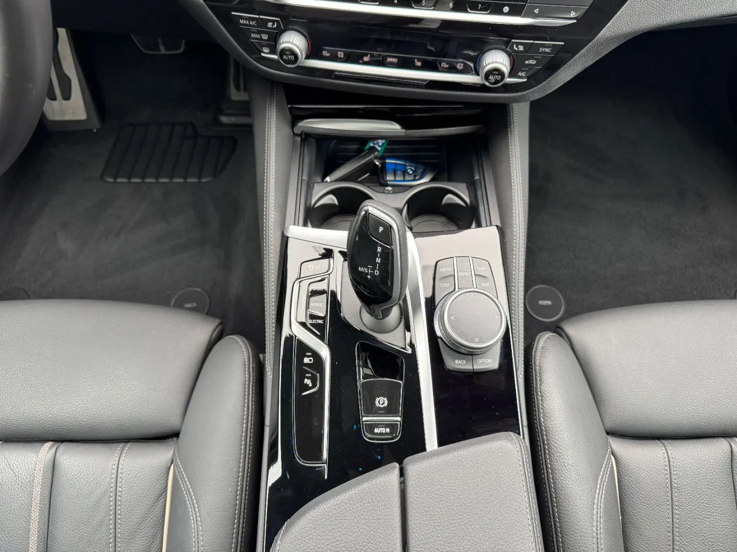 545 e xDrive MSportpak*Glass.Dach*