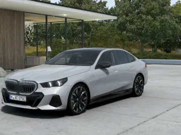 550e xDr M SportPro Pano ACC AutobAs 360° B/W