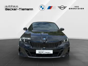 550e xDrive Limousine 19