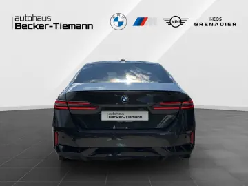 550e xDrive Limousine 19