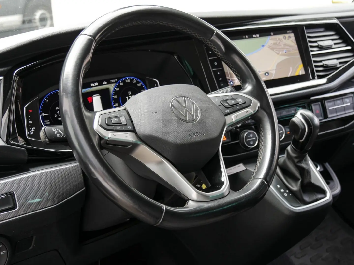 T6.1 Multivan 2.0 TDI 4M AHK DCC Kamera Navi ACC
