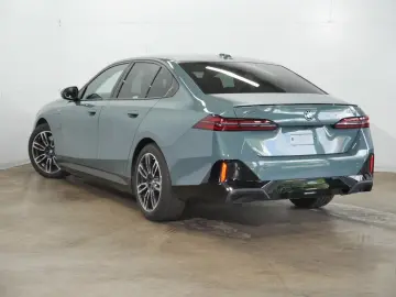 550e xDrive M-Sportpaket pro | Sitzbelüftung vor