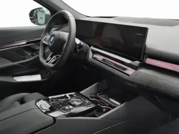 550e xDrive M-Sportpaket pro | Sitzbelüftung vor