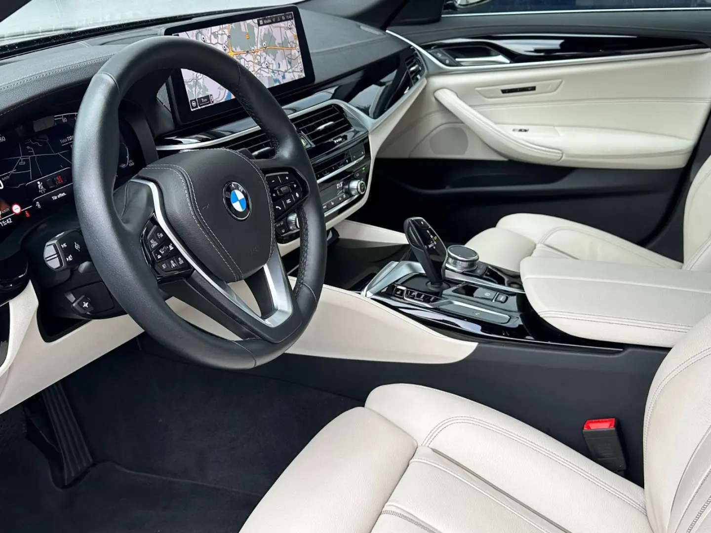 520d xDr LUXURY LINE*KAM*STANDHZ*HUD*KEY*HiFi*