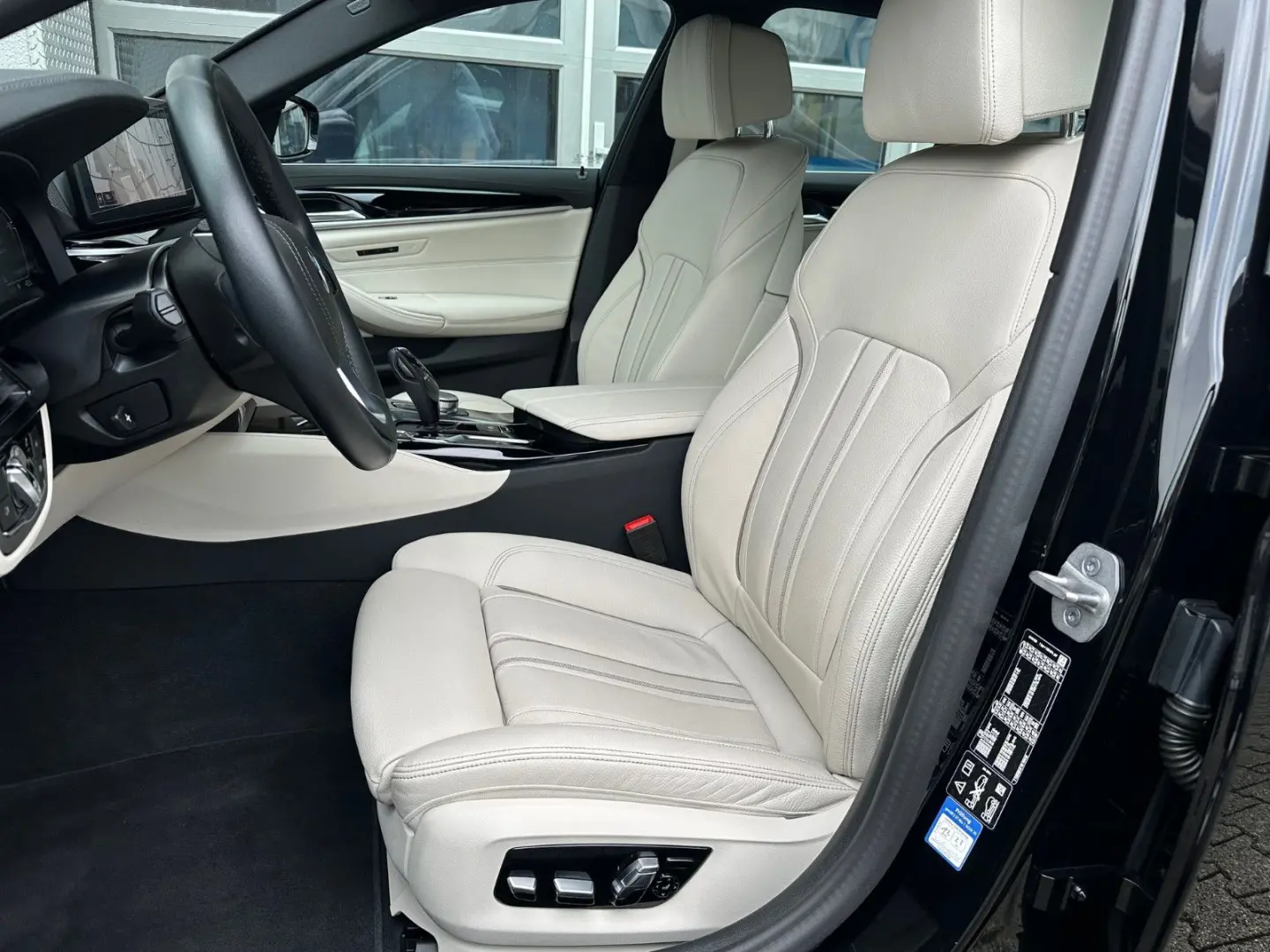 520d xDr LUXURY LINE*KAM*STANDHZ*HUD*KEY*HiFi*