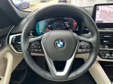 520d xDr LUXURY LINE*KAM*STANDHZ*HUD*KEY*HiFi*