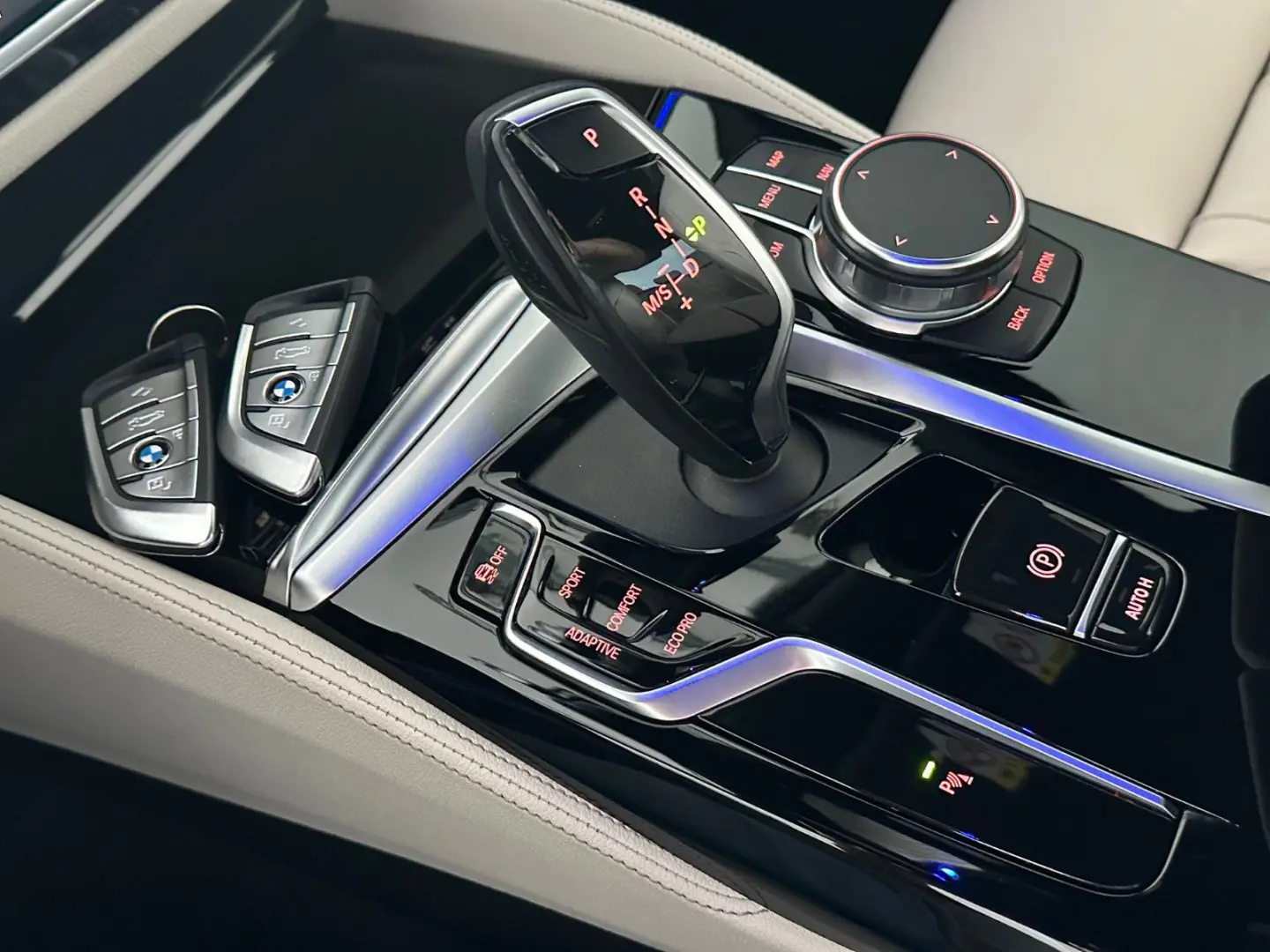 520d xDr LUXURY LINE*KAM*STANDHZ*HUD*KEY*HiFi*