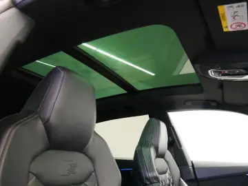 Q8 45 TDI qu. S line comp.+ MATRIX AHK PANO