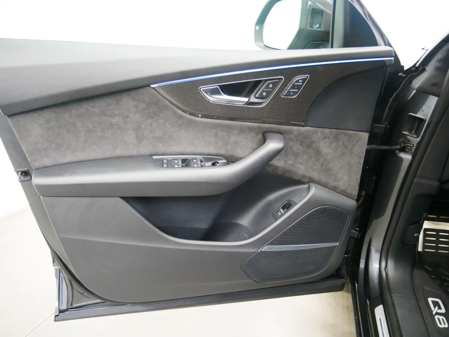 Q8 45 TDI qu. S line comp.+ MATRIX AHK PANO