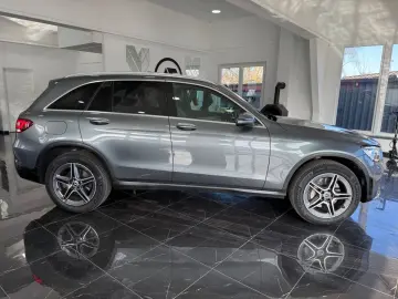 GLC 300 e 4M AMG Line Pano Distr Pro Mem Led Ahk