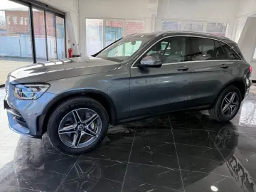 GLC 300 e 4M AMG Line Pano Distr Pro Mem Led Ahk