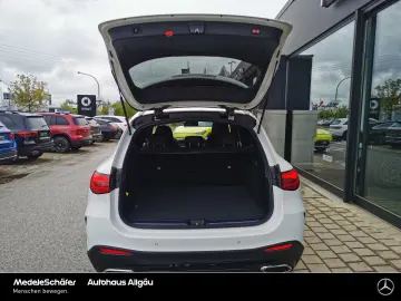 GLC 200 4MATIC AMG Night AHK LED Kam Ambie Dist