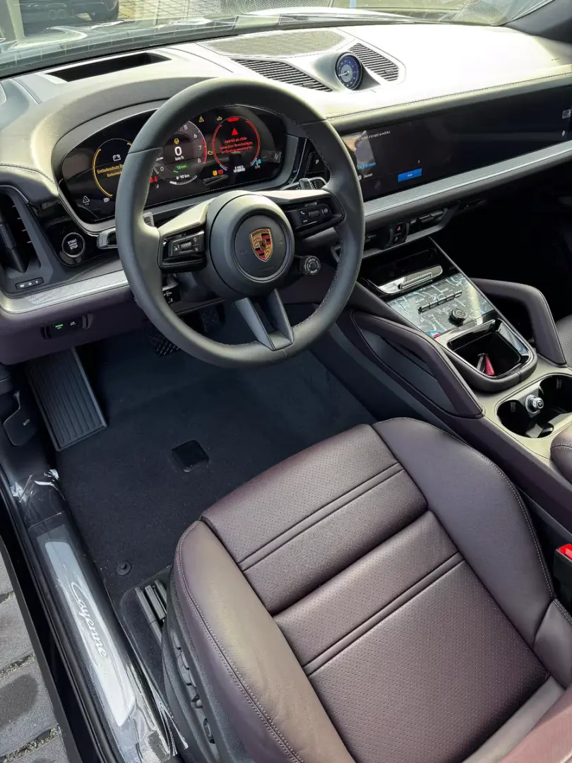 Porsche Cayenne Coupe Hybrid*SportDesign*