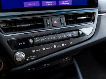 Lexus ES 300h