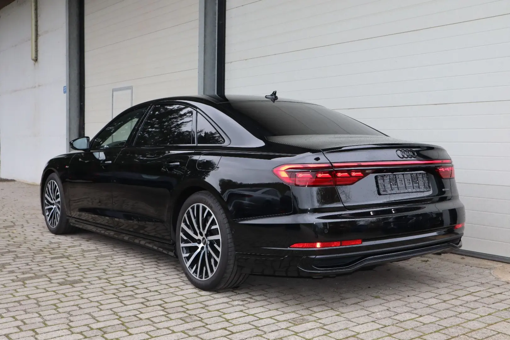 A8L 60 TFSIe lang S-Line/BLACK-PAKET/B&O/CARBON