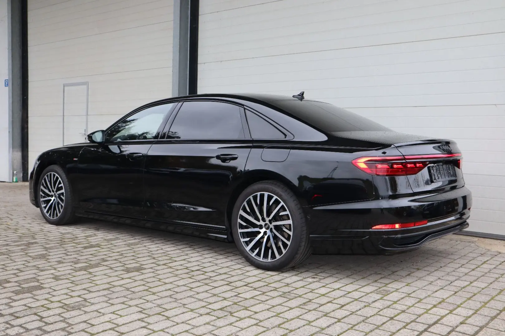 A8L 60 TFSIe lang S-Line/BLACK-PAKET/B&O/CARBON