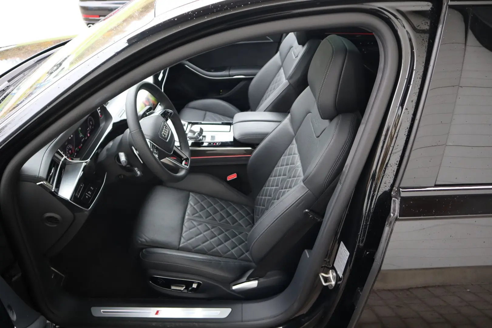 A8L 60 TFSIe lang S-Line/BLACK-PAKET/B&O/CARBON