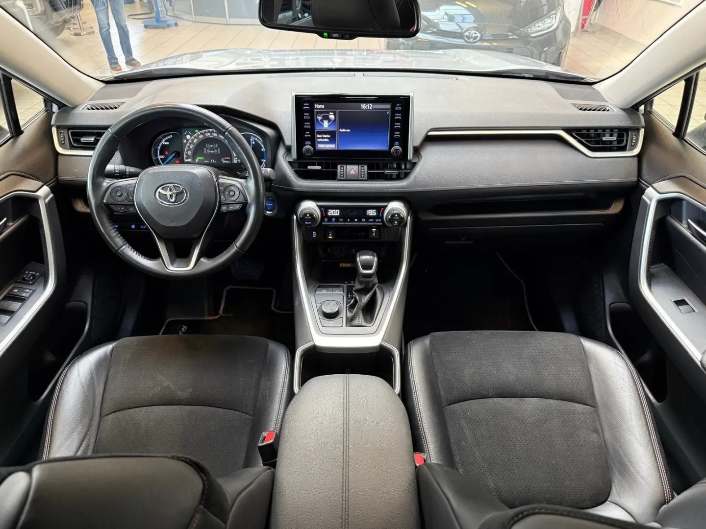 RAV 4 HYBRID-4x4-LED-LEDER-KAMERA-18 ZOLL-28.990