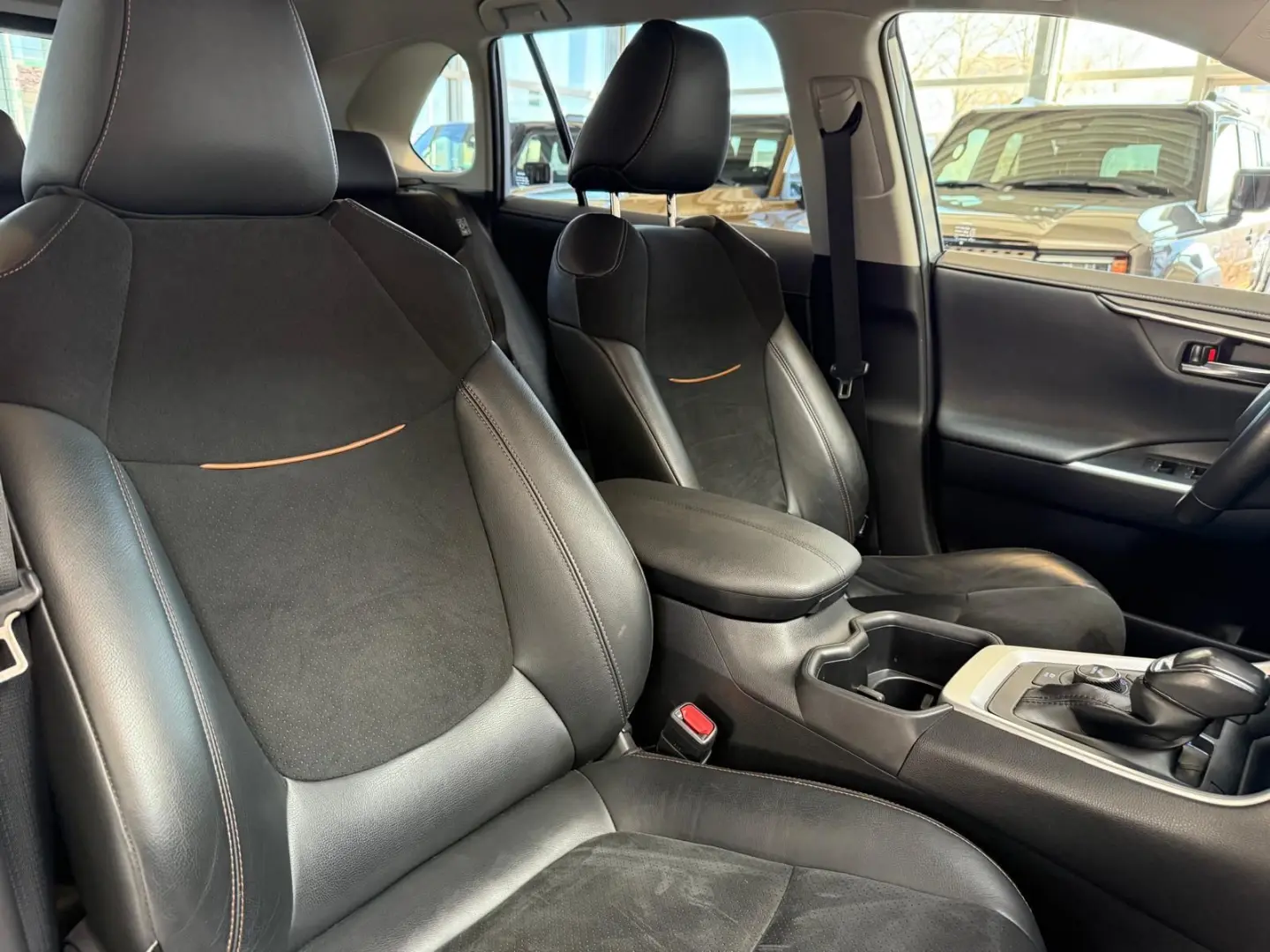 RAV 4 HYBRID-4x4-LED-LEDER-KAMERA-18 ZOLL-28.990