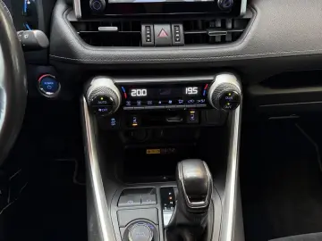 RAV 4 HYBRID-4x4-LED-LEDER-KAMERA-18 ZOLL-28.990