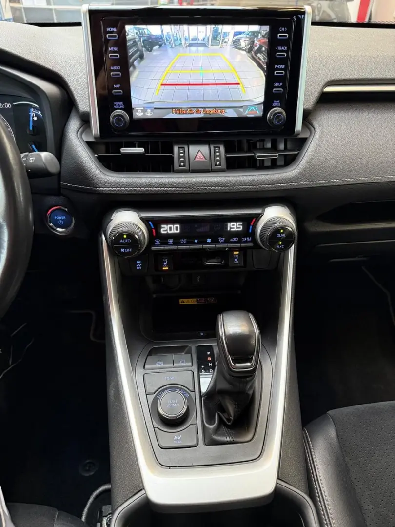 RAV 4 HYBRID-4x4-LED-LEDER-KAMERA-18 ZOLL-28.990
