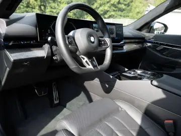 520d M-Sport AHK PANO STANDHZ 360° LED HUD NAVI