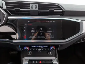 Q3 35 TDI S tr. SITZHZG PDC LED
