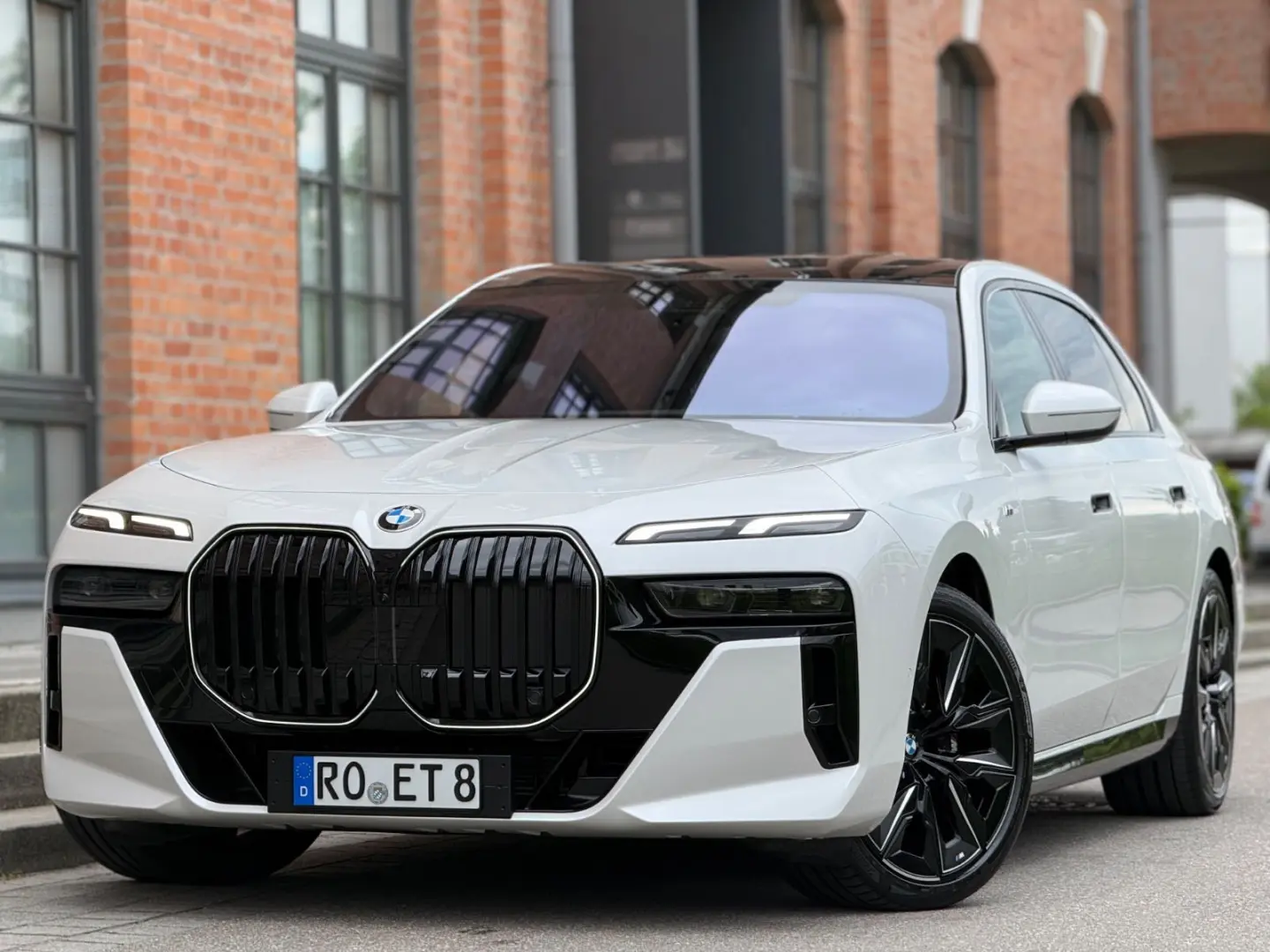 740d xDrive M Sport*PanoSkyLounge*Bowers&Wilkins