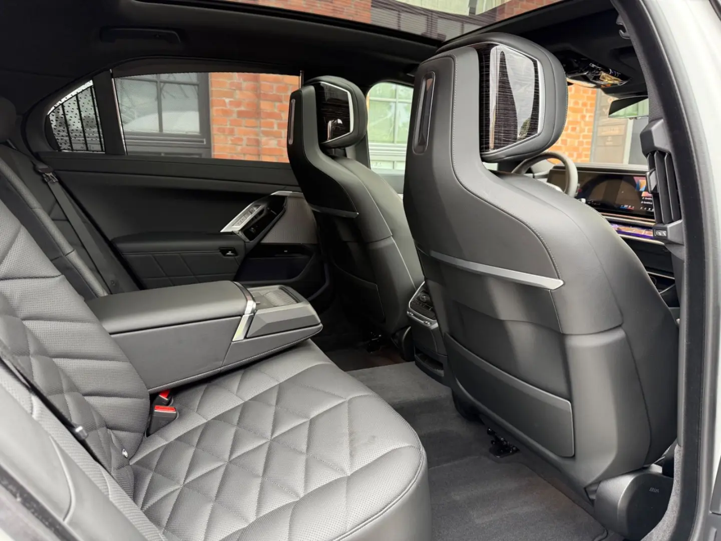 740d xDrive M Sport*PanoSkyLounge*Bowers&Wilkins
