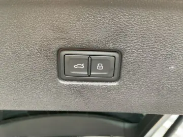 AUDI Q8 50 3.0 TDI quattro competition plus Matrix LEASING