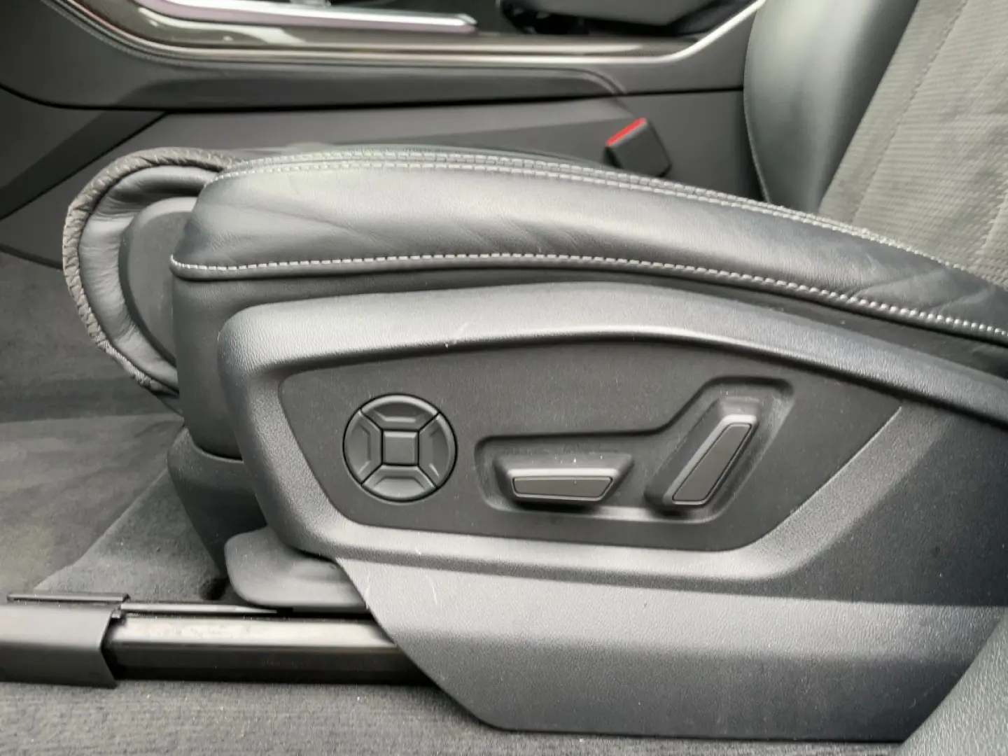 AUDI Q8 50 3.0 TDI quattro competition plus Matrix LEASING